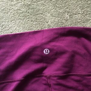lulu lemon cropped plum leggings, size 4